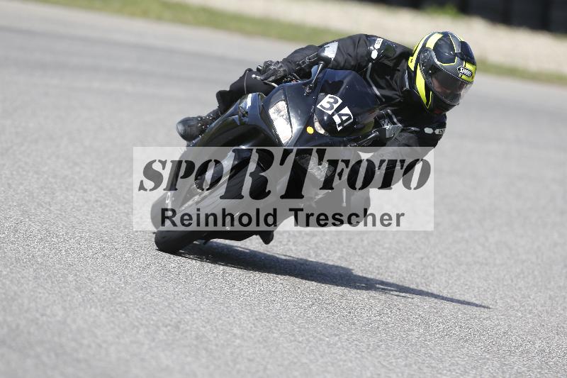 Archiv-2025/09 22.04.2025 Cornu Master School ADR/rot-rouge/34